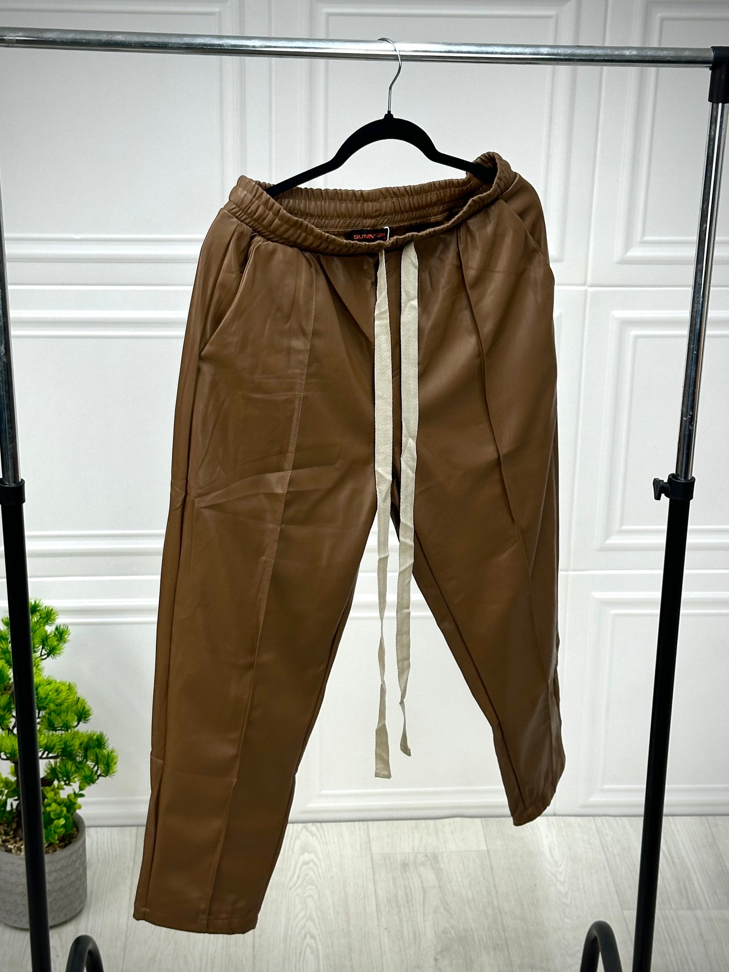 Pantaloni Leather Jogger Maro